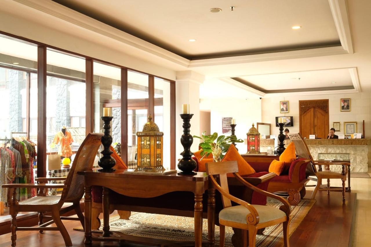 The Grand Hill Resort-Hotel Puncak Exterior photo