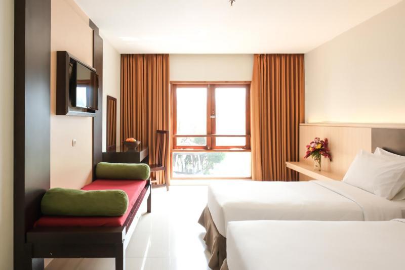 The Grand Hill Resort-Hotel Puncak Exterior photo